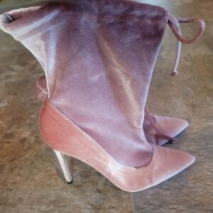 Gently used Womens Rose booties with drawstring, size 10